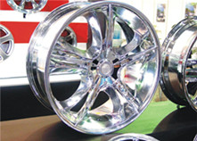  Aluminum alloy wheel electroplating process originated in America. Because of the perfect combination of the light aluminum alloy and the decorative chromium, the luxury cars present gorgeous and unique assisting with the aluminum alloy wheels.